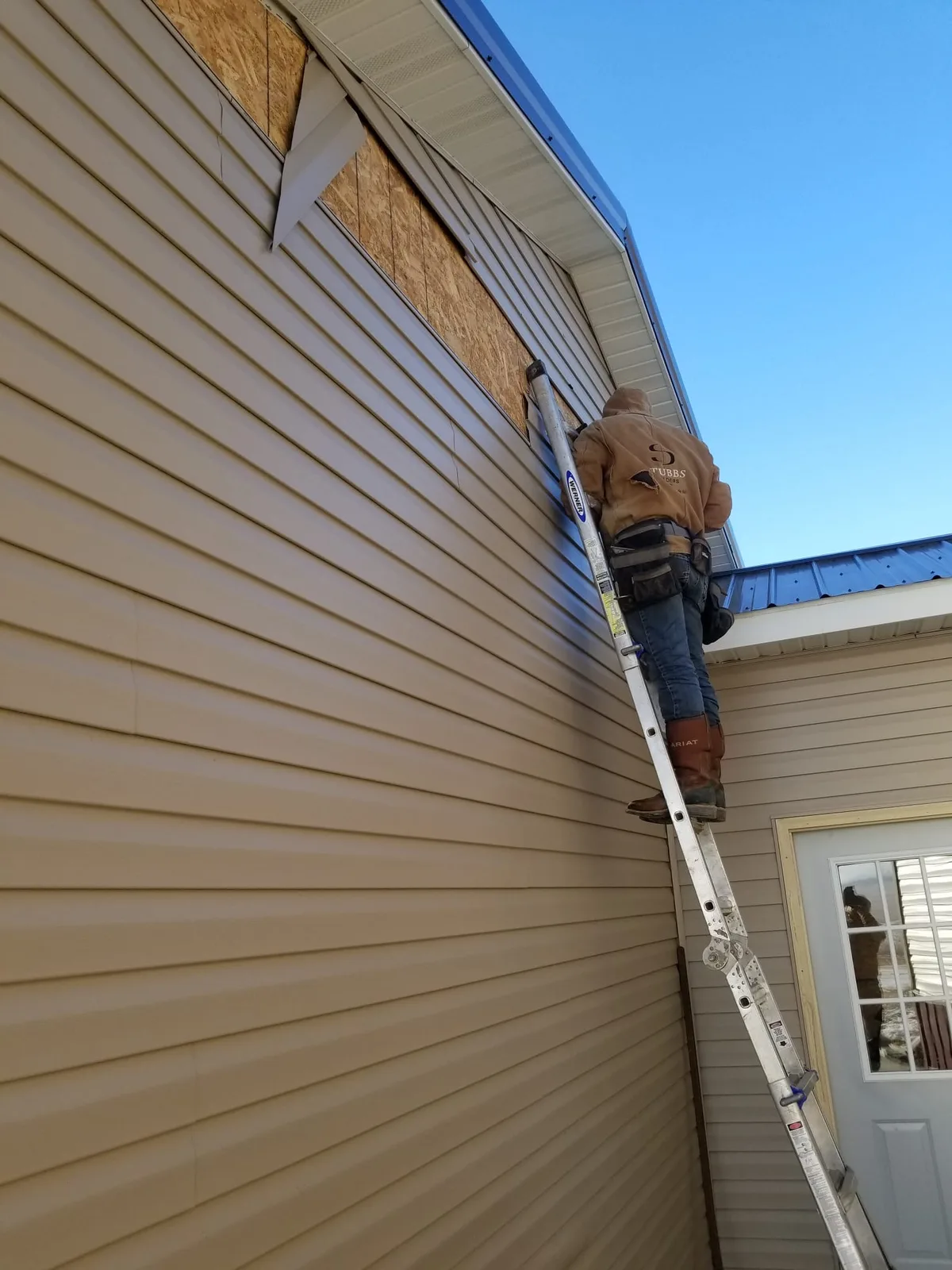 Siding Install Over House Wrap in New Town, ND